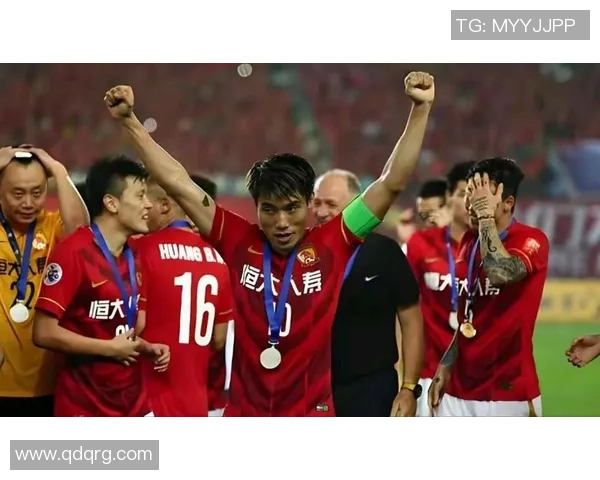 2011年实德与恒大巅峰对决回顾：足球历史上的经典瞬间与战术较量