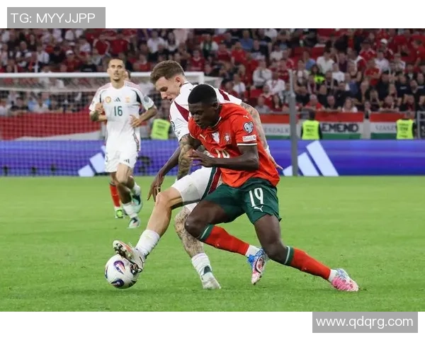 巴西队在友谊赛中以2比0战胜匈牙利队展现强大实力